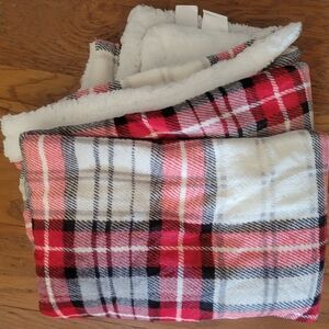 Cozy Plaid Sherpa Throw Blanket - Red & White